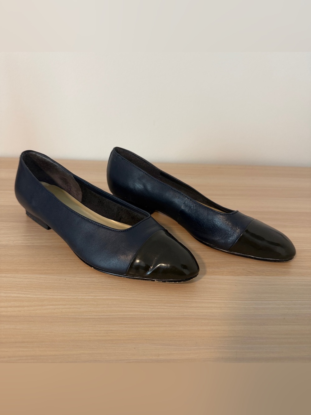 Leather Cap Toe Flats Low Heel French Minimalist Women 7M Navy Timeless Classic